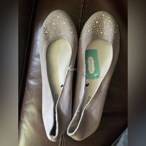 NWT Sparkly Cute Rhinestone Flats size 8